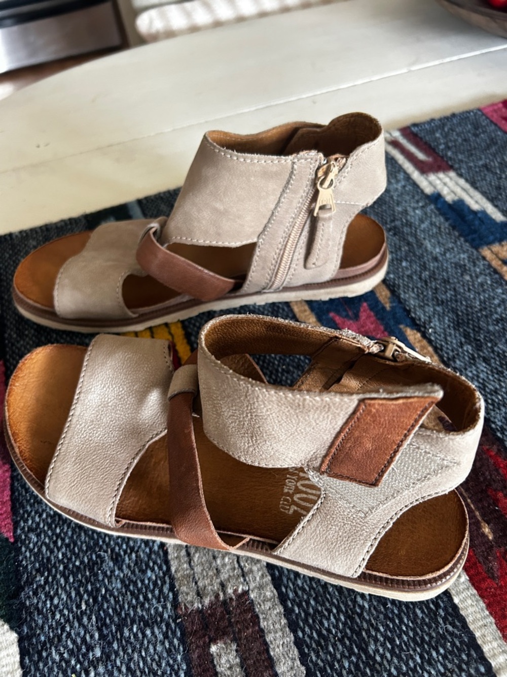 Miz Mooz Two-Tone Beige and Brown Leather Zip Sandals
